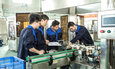 全自動(dòng)伺服控制旋蓋機(jī)